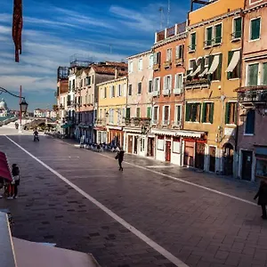 Superior In Via Garibaldi By Bricola , Venedig Italien