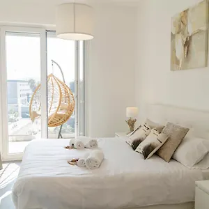 Apulialux - Exclusive And Modern City View, Private Parking , Bari Italien